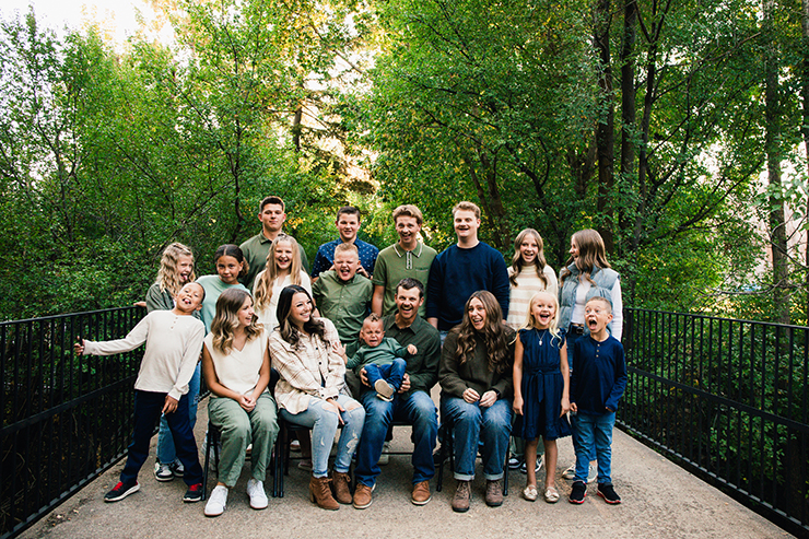 Large Families Photo 3